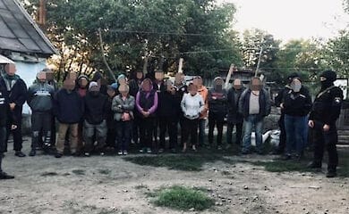 Били та змушували працювати: на підприємстві людей тримали у рабстві