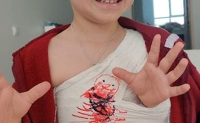 В Киеве в одном из строительных гипермаркетов на ребенка упал шкаф