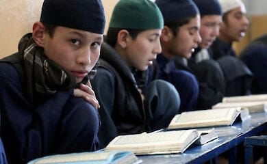 Талибы не приглашают девочек в школы