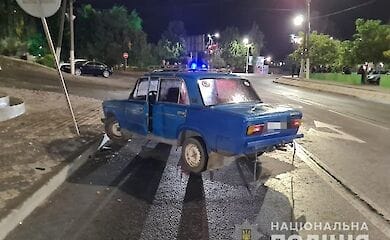 У Мелітополі автомобіль влетів у натовп людей, які святкували весілля