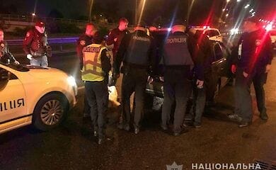 Под Киевом водитель отстреливался от полицейских