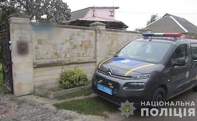 Побили і пограбували: під Києвом банда увірвалася в будинок до пенсіонерів