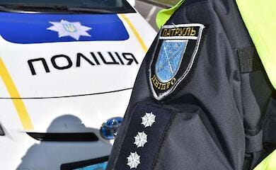 В Киевской области неизвестный мужчина пырнул медсестру большим ножом 