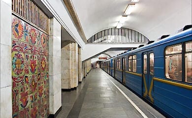 Увечері в Києві планують закрити три станції метро