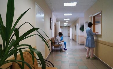 Вчені розповіли до якої "хроніки" призводить захворювання коронавірусом