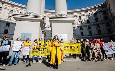 Amnesty International провела акцию солидарности с женщинами Афганистана