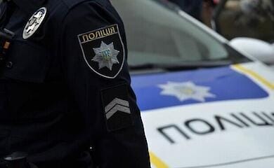 В Киеве молодая семья с ребенком живет почти на улице