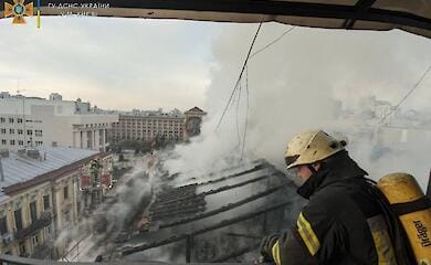 У Києві біля Майдану сталася пожежа в п'ятиповерхівці