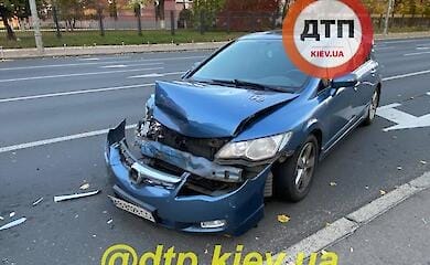В Києві на Печерську ДТП: постраждало авто з дитиною