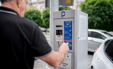Депутат розповів, як вирішити проблему паркування у Києві