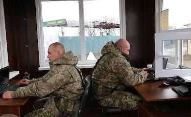 На линии разграничения с оккупированным Донбассом и Крымом создадут центры коммуникации с властью