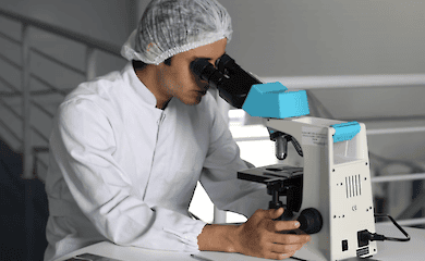 Швейцарские ученые выяснили, почему высокий уровень сахара в крови провоцирует тяжелое течение болезни COVID-19