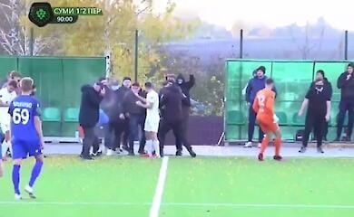 В Сумах футбол перерос в массовую драку на стадионе