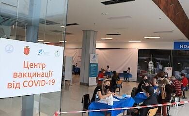 Все, никакой "доброй воли": вакцинация больше не добровольная
