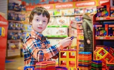 В Києві дітям заборонили відвідувати ТРЦ: подробиці