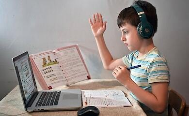 В Одесі Департамент освіти агітує батьків перевести школярів на "дистанційку"