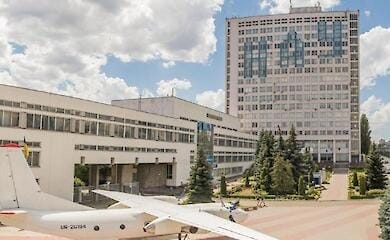 В Киеве приостановили скандальное строительство возле НАУ