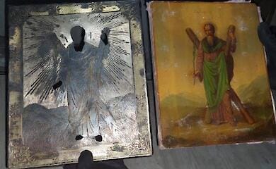 Киевлянин пытался вывезти в РФ икону, приклеив ее на спину