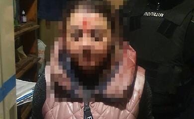 Били и пытали: в Киеве женщины ограбили пенсионера