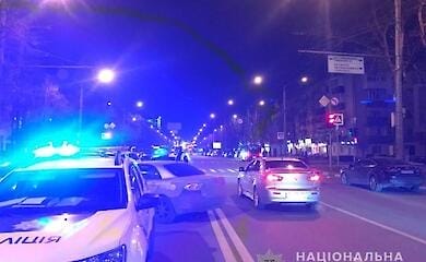 В Харькове сбили патрульного на месте ДТП с подростками (фото)