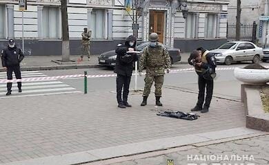 У Харкові вибухотехніки підірвали підозрілу сумку