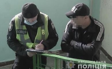 Посварились: в Києві на Троєщині чоловік зарізав знайомого