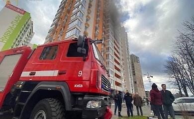 В столичном новострое загорелись электрощитовые на 10 этажах (фото)