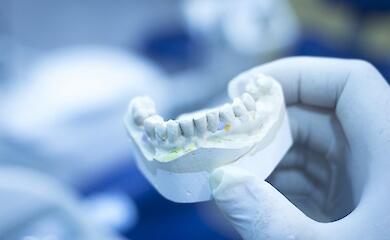 Медики рассказали, как курение влияет на состояние зубов