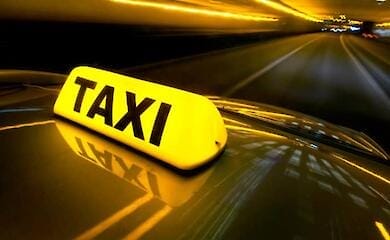 Парень напал на таксиста, чтобы не платить за проезд