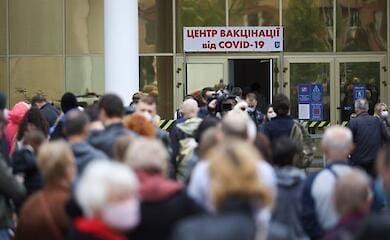 В МОЗ пояснили, когда можно вакцинироваться после болезни (видео)