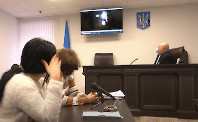 Суд Запоріжжя відправив до СІЗО школярку за побиття однолітків