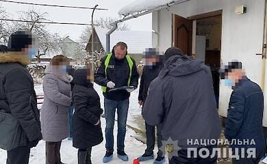 На Львовщине мужчина зарезал беременную жену