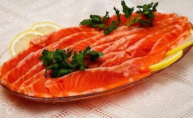 Эксперт рассказал, как выбрать красную рыбу