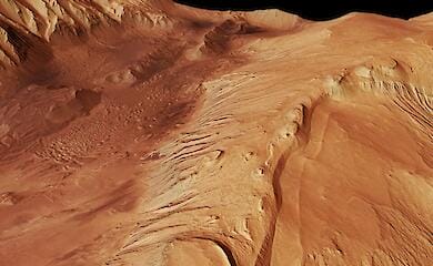 На Марсе обнаружены крупные залежи льда