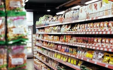 В супермаркете в Луцке подростки избили кассиров
