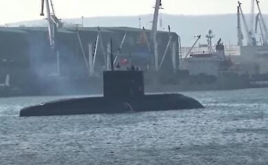 Российская подлодка запустила крылатую ракету