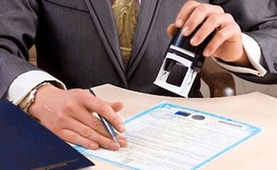 В Києві розшукують квартирних шахраїів