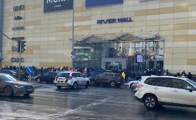 В Киеве экстренно эвакуируют людей из ТРЦ River Mall