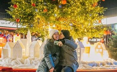 Найтепліша різдвяна локація столиці: такої Арки Дружби народів ви ще не бачили