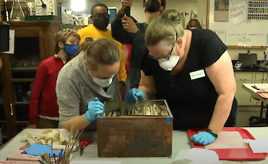 У США розкрили 134-річну капсулу часу з пам'ятника Роберту Лі (відео)