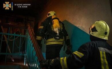 В Киеве горел дом: спасен мужчина
