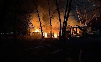 В Киеве ночью горел развлекательный комплекс ЮБК (видео, фото)