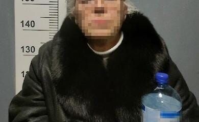 В Киеве женщина с ножом набросилась на родственника: мужчина в больнице