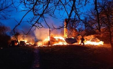 На Ровенщине сгорел дом: погиб человек