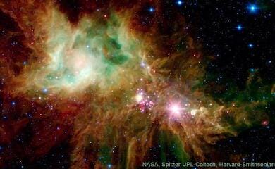 NASA показало космічне фото "скупчення сніжинок"