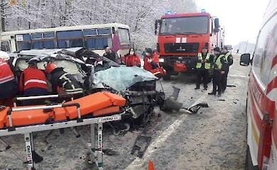 На Львівщині авто зіштовхнулося з автобусом, постраждали семеро людей