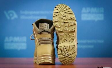 В Минобороны Украины представили новую зимнюю обувь для военнослужащих 