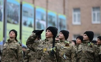 Зеленський відповів на петицію про військовий облік жінок