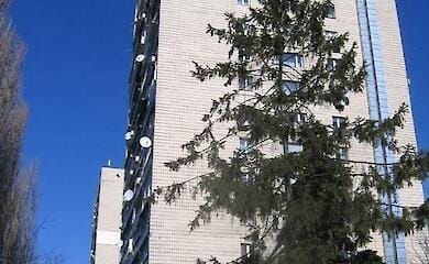 Трагедия в столице: из окна многоэтажки выпал ребенок