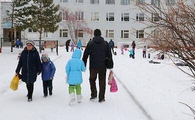 У Запоріжжі батьків школярів попросили купити свічки для бомбосховища (фото)